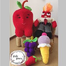 familia de personajes con ganchillo. Artesanato, Design de brinquedos, Tecido, Crochê, e Amigurumi projeto de Adry Olmos - 06.09.2021