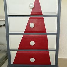 Mesinha de cabeceira. Un proyecto de Artesanía, Diseño, creación de muebles					, Diseño de interiores, DIY, Carpintería, Upc y cling de Sara Sousa - 13.09.2021
