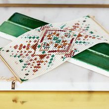 Ancestra. Arts, Crafts, Jewelr, Design, Pattern Design, Creativit, Fiber Arts, and DIY project by Marion Mazô - 09.14.2021