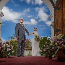 Mi Proyecto del curso: Fotografía de boda: sesión de pareja    Soraya + Jaime . Un projet de Photographie, Photographie de portrait, Photographie documentaire , et Composition photographique de Oscar Osorio - 13.09.2021