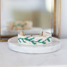Ivee. Jewelr, Design, Pattern Design, and Fiber Arts project by Marion Mazô - 09.15.2021