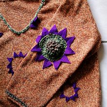 Maglione girasoli in autunno - progetto di refashion di un vecchio maglione . Projekt z dziedziny  Tkactwo, DIY, Upc i cling użytkownika mama.michecchi - 23.09.2021