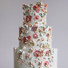 Signature Buttercream Cakes. Design, Arts, and Crafts project by Cynthia Irani - 09.18.2021