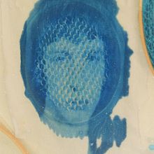 Bluework bordado y cianotipia. Een project van Traditionele illustratie y  Portrettekening van Bugambilo - 20.09.2021
