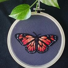 Monarca al aire. Embroider, Arts, Crafts, and Traditional illustration project by Yahir Burgos-Solís (Antronauta) - 09.15.2021