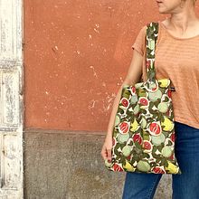 SHOPPER POMELO. Arts, and Crafts project by Giulia Tosi - 09.22.2021