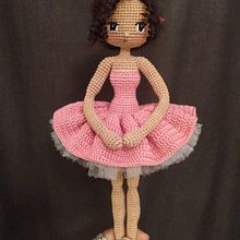 Ballerinas. Amigurumi, and Crochet project by Radwa Dawood - 09.22.2021
