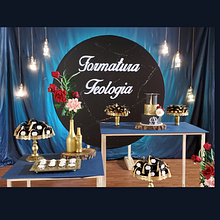 Cenário fotográfico para formatura de teologia. Un proyecto de Diseño, creación de muebles					 y Escenografía de cccalderan - 23.09.2021