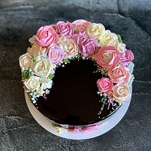 My project in Decorative Buttercream Flowers for Cake Design course. Projekt z dziedziny Design i DIY użytkownika suzy_starcevic - 23.09.2021