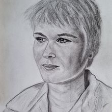 My project in Artistic Charcoal Portraiture: Creating Atmosphere course. Een project van Traditionele illustratie,  Beeldende kunst,  Tekening,  Portrettekening, Realistische tekening y  Artistieke tekening van karenvangerner - 28.09.2021