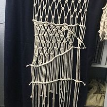 Mi Proyecto del curso: Introducción al macramé: creación de un tapiz decorativo . Design accesoriu, Arte și meșteșuguri, Design interior, Decorațiuni, Arte din fibre și Macramé de Abby Villarreal - 09.29.2021