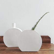 My project in Creating Your First Ceramic Vessel course. Arts, Crafts, Ceramics, Accessor, Design, Product Design, Sculpture, Creativit, and Product Photograph project by Liza Joubert - 09.29.2021