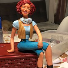 Kiki. Mi Proyecto del curso: Diseño y creación de un art toy: de la persona al personaje. Un proyecto de Diseño de personajes, Escultura, Diseño de juguetes y Art to de Diana Sacomano - 02.10.2021