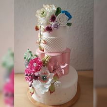 Mi Proyecto del curso: Flores de azúcar para cake design. Design, and DIY project by Roxana Lilian Rivera Farfan - 10.02.2021