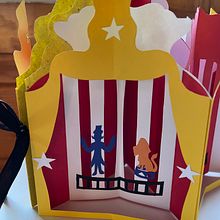 My project in Paper Cutting Illustration: Create Extraordinary Books course. Un proyecto de Ilustración tradicional, Diseño editorial, Papercraft, Stor, telling, Encuadernación, Ilustración infantil, DIY y Narrativa de Julie Yankovich - 23.09.2021