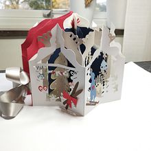 Paper Cutting Illustration: Create Extraordinary Books, by Paz Tamburrini . Un projet de Illustration traditionnelle, Artisanat , et Papercraft de Petra Staav - 01.10.2021