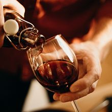 Carta de Vinos para Restaurante. Un progetto di Design di Vicente Leon - 04.10.2021