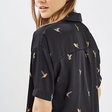 Textile print design for Topshop. Design, Tecido, e Pattern Design projeto de Silvia Stella Osella - 05.10.2021
