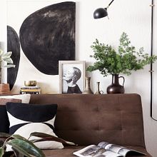 Modern living room in neutral colors. Decoration project by Dr. Livinghome - 10.05.2021