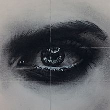 Eye practice from the course “Atmospheric Charcaol Portraits” by Sarah Stokes . Un progetto di Disegno, Disegno di ritratti, Disegno realistico, Disegno artistico, Fotografia di ritratto e Belle arti di Carolina Escalante - 06.10.2021