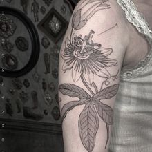 PASSIFLORA. Un proyecto de Diseño de tatuajes e Ilustración tradicional de Marco Matarese - 09.10.2021