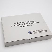 Acción Navidad clientes concesionario Volkswagen. Ein Projekt aus dem Bereich Cop, writing, Werbung, Br, ing und Identität, Marketing und Verpackung von Camilo Santa Cruz - 11.10.2021