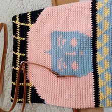 Mi Proyecto del curso: Tapestry: técnica de crochet para dibujar con hilos. Accessor, Design, Pattern Design, Fiber Arts, DIY, and Crochet project by Rdy Chi - 10.13.2021