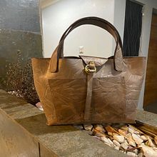 Mi Proyecto del curso: Creación de bolsos de cuero artesanales para principiantes . % Ximena Vásquez Barril tarafından hazırlanan Tasarım, Aksesuar Tasarımı, Sanat ve El Sanatları, Ve Dikiş projesi - 01.13.2021