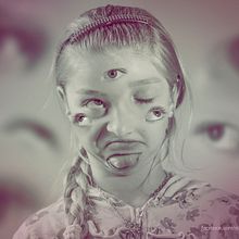 Tengo mil caras, pero solo una es la verdadera. Un projet de Photomontage , et Retouche photographique de Christian Martinez - 14.10.2021