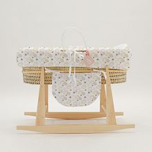 CUCOS BABY 'GIRASOLES' Ein Projekt aus dem Bereich Musterdesign, Traditionelle Illustration, Grafikdesign und Produktdesign von Lorena Villalba Capablanca - 21.10.2021