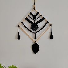 Meu projeto do curso: Introdução à tapeçaria em macramê. Un proyecto de Diseño de complementos, Artesanía, Tejido y Macramé de Carla Rodrigues - 18.10.2021