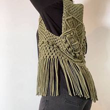 My project in Macramé: Create Unique Clothing course. Accessor, Design, Arts, Crafts, Fiber Arts, and Macramé project by Ilaria Tarquini - 10.04.2021