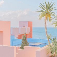 Personal — The Surreal Maze. Photograph project by Teresa Freitas - 10.22.2021