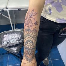 Mi Proyecto del curso: Tatuaje botánico con puntillismo. Desenho de tatuagens, Ilustração tradicional e Ilustração botânica projeto de Cristhian Alexander - 20.09.2021