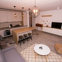 Bedroom that has also to accommodate occasionally an office. Interior Architecture, Interior Design, Decoration, Interior Decoration, and Retail Design project by Alexandra Tecşa - 10.16.2021