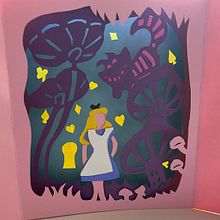 My project in Paper Cutting: Create Paper Scenes with Depth course. Un proyecto de Ilustración tradicional, Artesanía, Diseño editorial, Papercraft, Stor, telling, Encuadernación, Ilustración infantil y DIY de Julie Yankovich - 23.10.2021