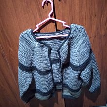 Mi Proyecto del curso:  Top-down chaqueta para toda ocasion ya casi terminada. Un progetto di Fashion design, Fiber Art, DIY e Uncinetto di Stella Revelo Jacome - 25.10.2021
