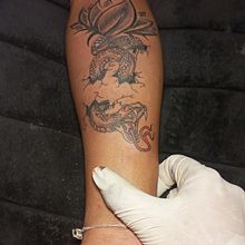 My project in Introduction to Tattooing course. Un projet de Conception de tatouage, Illustration traditionnelle et Illustration botanique de Tanzeel Sarwar - 26.10.2021