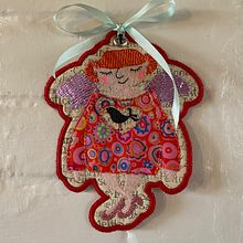 My project in Paper Mache for Beginners: Sculpt a Colorful Character course. Art To, s, To, Design, and Character Design project by Marianne Blomgren Frederiksen - 10.28.2021