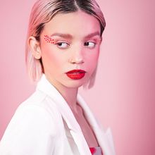 RETRATO Rosa . Photograph, Portrait Photograph, and Photographic Lighting project by KAREN GUERRERO - 11.02.2021