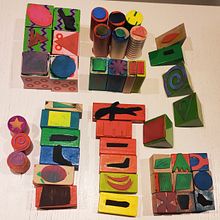 Colección de sellos robóticos de Milo y Laura. Un proyecto de Ilustración tradicional, Artesanía, Bellas Artes, Estampación y Creatividad con niños de Laura López Oliveto - 03.11.2021