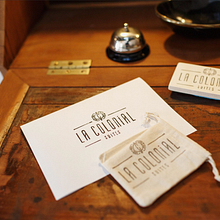 Naming y diseño de logo para La Colonial Suites. Un projet de Design , Design graphique, Br, ing et identité , et Naming de Alejandro Prieto Jaime - 02.03.2021