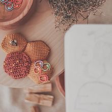 Panal de Abejas en Amigurumi 2D. Un projet de Amigurumi, Crochet, Art textile, Design , Artisanat , et Créativité de Virreinata - 05.11.2021