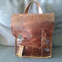 Leather Messenger Bag. Arts, Crafts, and Sewing project by Marta Carvalho - 09.07.2019