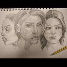 Il mio progetto del corso: Ritratto su blocco da disegno: esplora il volto umano. Un progetto di Bozzetti, Disegno, Disegno di ritratti, Disegno artistico e Sketchbook di Giulia Francioso - 17.11.2021