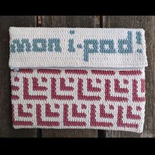 My project in Introduction to Tapestry course. Accessor, Design, Pattern Design, Fiber Arts, and Crochet project by CALLOT Sarah - 11.18.2021