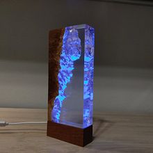 Il mio progetto del corso: Design e costruzione di lampade di resina. Projekt z dziedziny Craft, Projektowanie i w, rób mebli, Projektowanie wnętrz i DIY użytkownika Monica Marcello - 21.11.2021