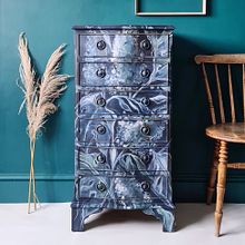 Botanical Chest of Drawers for Annie Sloan. Fine Arts, Painting, Furniture Design, Making, Product Design, and Pattern Design project by Chloe Kempster - 10.31.2021
