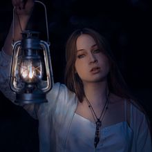 night wonderer. Photograph, and Editorial Design project by Oliwia Wierciak - 11.28.2021
