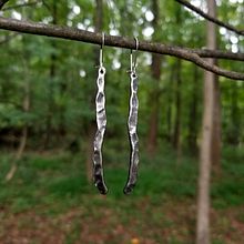 Pewter Earrings. Un proyecto de Diseño de jo y as de ashley_hefner - 29.11.2021